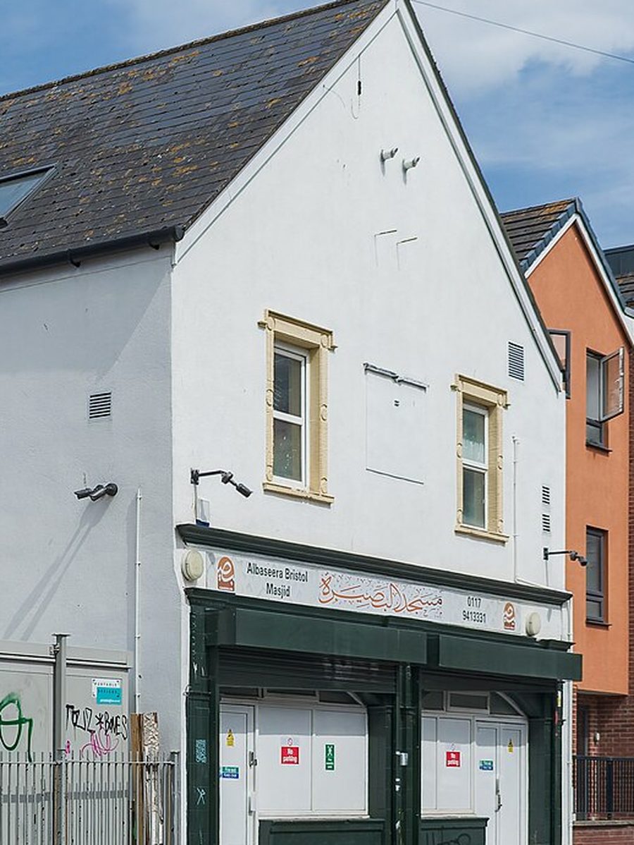 Albaseera Bristol Masjid on Wade Street, a white building with a green shopfront